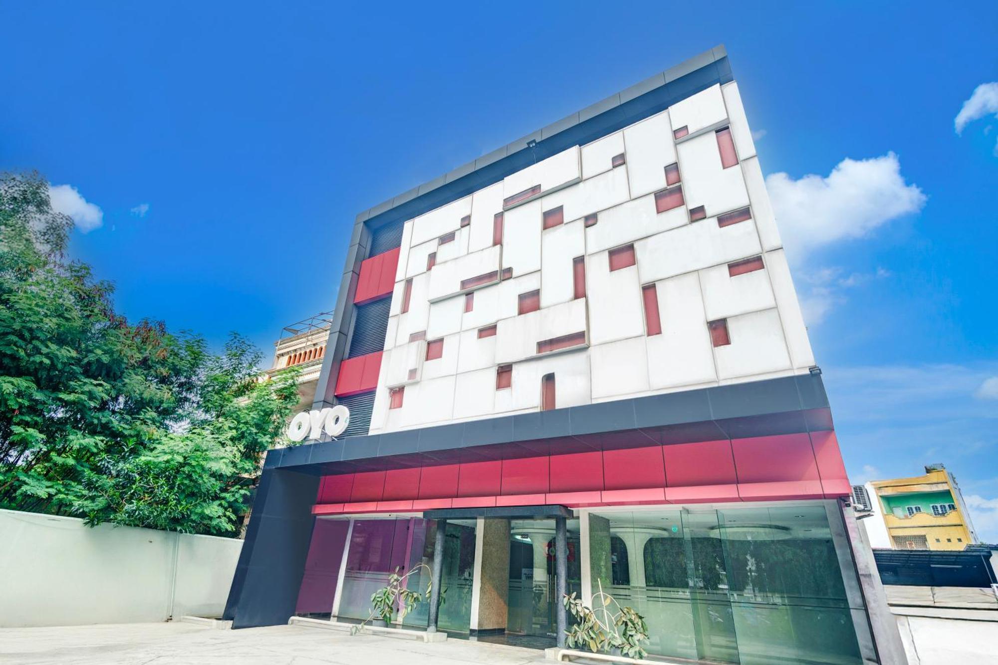Dancenter Manggis Near Ums Stadion Apartemen